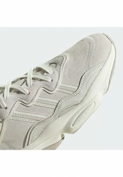 Adidas Originals OZWEEGO - Trainers - White -Adidas Originals Shop 0005691daa1b44aaa16e81599faf270c