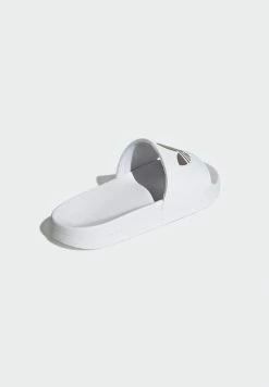 Adidas Originals ADILETTE LITE - Pool Slides - White -Adidas Originals Shop 02857c72e6cd4e85a354be0147fbbb3b