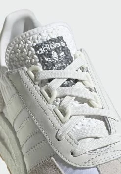 Adidas Originals RETROPY E5 - Trainers - Crystal White/ftwr White/grey Three -Adidas Originals Shop 0397c68b59a54acdaa7053cb98c5a26f