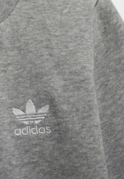 Adidas Originals CREW UNISEX SET - Tracksuit - Medium Grey Heather 14 Adidas Originals CREW UNISEX SET - Tracksuit - Medium Grey Heather -Adidas Originals Shop 043f12f56d2d4d28b34bee8eba4baf27