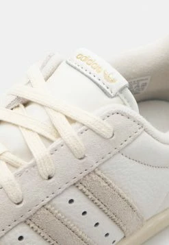 Adidas Originals SUPERSTAR 82 UNISEX - Trainers - Cloud White/alumina/cream White -Adidas Originals Shop 0946b9622e104c50922d38568ba591ee