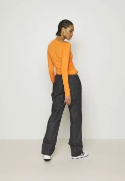 Adidas Originals TRACKPANT - Trousers - Black -Adidas Originals Shop 09ea1c314f154b518998f5a692347e39