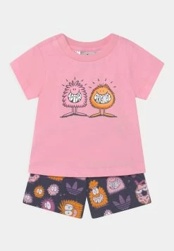 Adidas Originals TEE SET UNISEX - Print T-shirt - True Pink/shadow Navy/multicolor