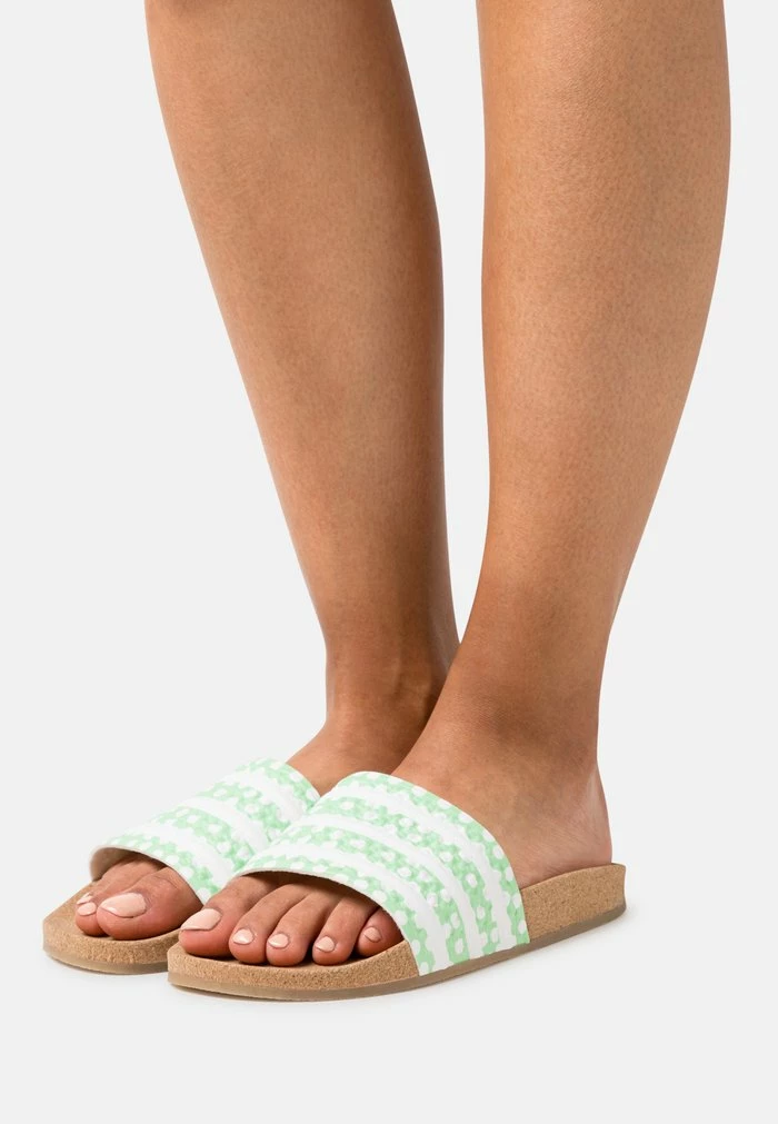 Adidas Originals ADILETTE - Mules - Glory Mint/white/gum 1 Adidas Originals ADILETTE - Mules - Glory Mint/white/gum