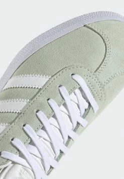 Adidas Originals GAZELLE UNISEX - Trainers - Green 16 Adidas Originals GAZELLE UNISEX - Trainers - Green -Adidas Originals Shop 0a86a6c8ad704f0a8a5e1bbdfda827f3