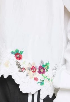 Adidas Originals BLOUSON - Blouse - White -Adidas Originals Shop 0b16e1fe5be84f81a0f8daa4f9d11755