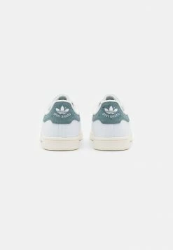 Adidas Originals STAN SMITH UNISEX - Trainers - Footwear White/core Black/cloud White 8 Adidas Originals STAN SMITH UNISEX - Trainers - Footwear White/core Black/cloud White -Adidas Originals Shop 0c66b376302c403488ae90487c71a3e7