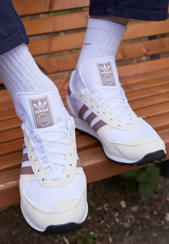 Adidas Originals TRX VINTAGE UNISEX - Trainers - Footwear White/oxide/offwhite 2 Adidas Originals TRX VINTAGE UNISEX - Trainers - Footwear White/oxide/offwhite - Image 2