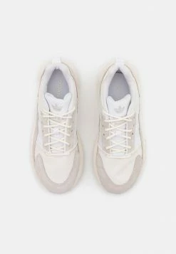 Adidas Originals ZX 22 BOOST - Trainers - Footwear White/cloud White -Adidas Originals Shop 0ea86a0a9de64b978ab8203b10469557