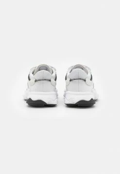 Adidas Originals OZWEEGO - Trainers - Dash Grey/silver/core Black -Adidas Originals Shop 0f9a8a078a6c4962bf253b4adf1a92df