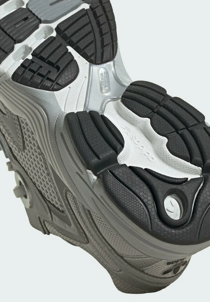 Adidas Originals ASTIR - Trainers - Grey 8 Adidas Originals ASTIR - Trainers - Grey - Image 8