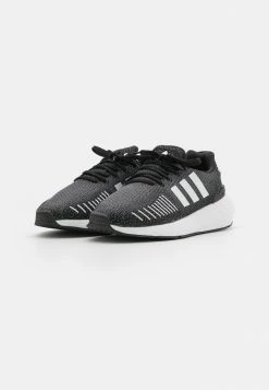 Adidas Originals SWIFT RUN 22 - Trainers - Core Black/footwear White/grey Five 8 Adidas Originals SWIFT RUN 22 - Trainers - Core Black/footwear White/grey Five -Adidas Originals Shop 11042c8437f34ba8abfbf08a41dd65cb