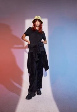 Adidas Originals TEE - Print T-shirt - Black/carbon 10 Adidas Originals TEE - Print T-shirt - Black/carbon -Adidas Originals Shop 114c4aecbaa44de384af3b31b66817c3