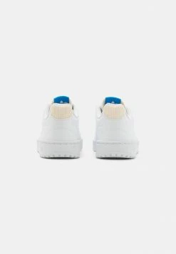 Adidas Originals NY 90 J UNISEX - Trainers - Footwear White/blue Rush/ecru Tint -Adidas Originals Shop 117f2f3916774cb6a88fb7f3588b30c7
