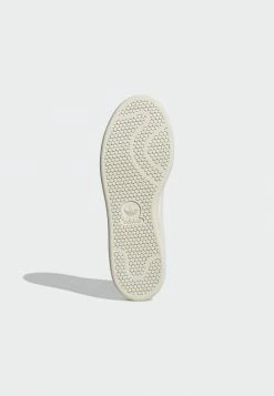 Adidas Originals STAN SMITH UNISEX - Trainers - White -Adidas Originals Shop 1217f8740147411ca8b5c840c828ae53