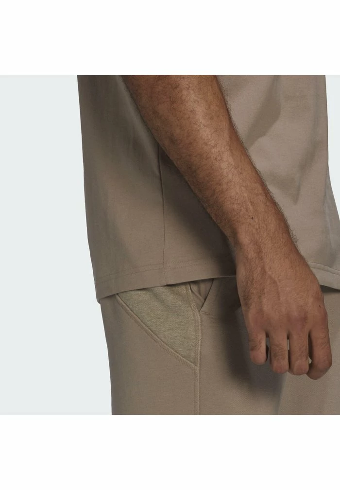 Adidas Originals Basic T-shirt - Brown 6 Adidas Originals Basic T-shirt - Brown - Image 6