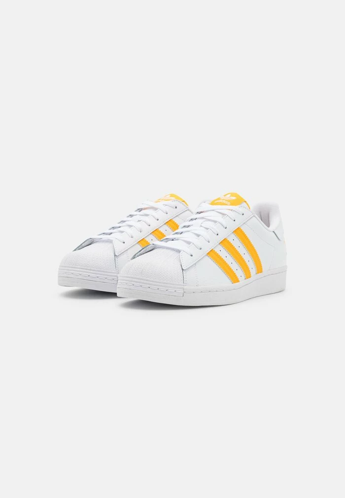 Adidas Originals SUPERSTAR UNISEX - Trainers - Footwear White/team Colleg Gold/pulse Blue 2 Adidas Originals SUPERSTAR UNISEX - Trainers - Footwear White/team Colleg Gold/pulse Blue - Image 2