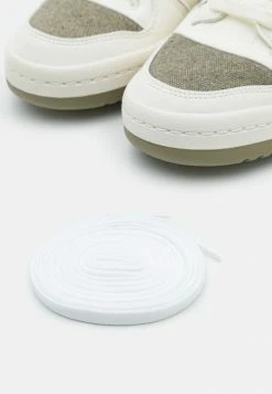 Adidas Originals FORUM MID UNISEX - High-top Trainers - Offwhite/footwear White/orbit Green -Adidas Originals Shop 16dbe3f330304233946d4325d80ff510