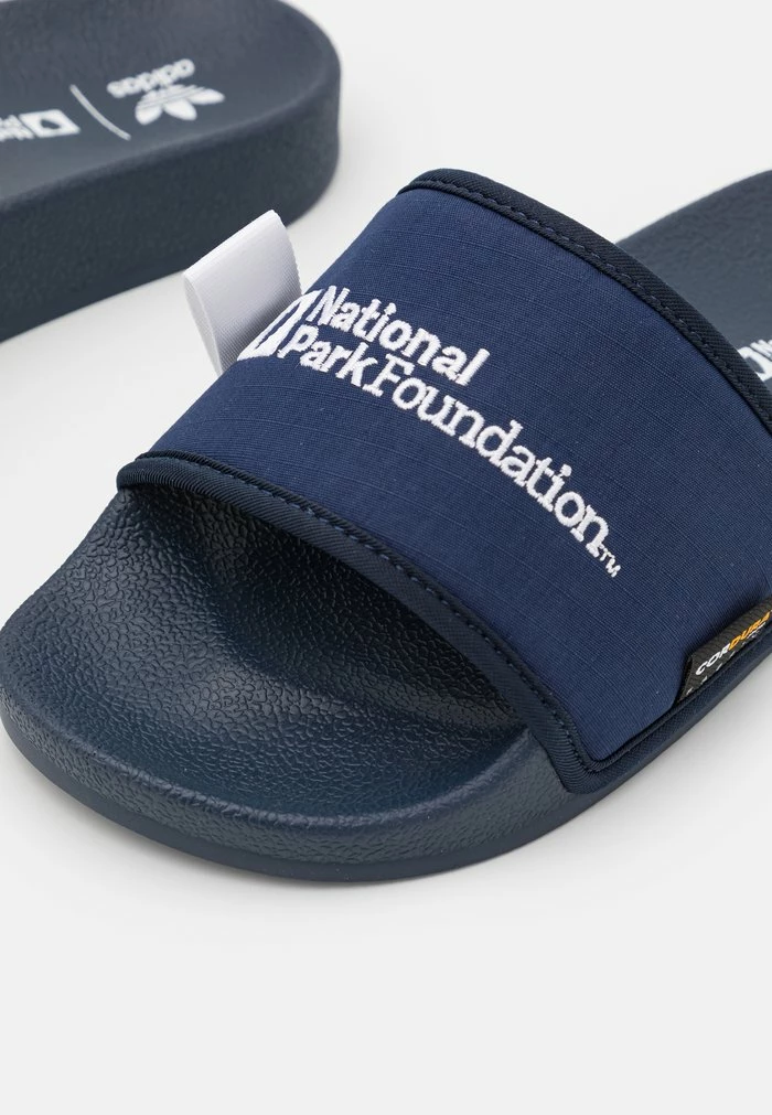 Adidas Originals ADILETTE - Mules - Collegiate Navy/footwear White 6 Adidas Originals ADILETTE - Mules - Collegiate Navy/footwear White - Image 6