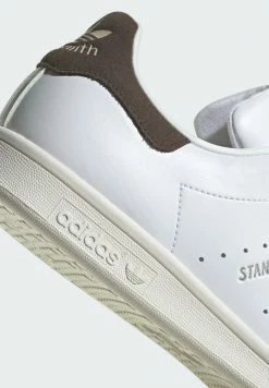 Adidas Originals STAN SMITH UNISEX - Trainers - White -Adidas Originals Shop 172d3a11d0394ab3861dc45d57d7d746