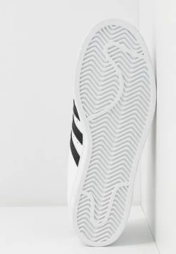 Adidas Originals SUPERSTAR - Trainers - Footwear White/core Black -Adidas Originals Shop 1945586448d942a78aba8ef75370514e