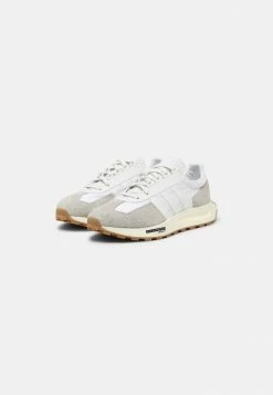 Adidas Originals RETROPY E5 UNISEX - Trainers - Crystal White/matte Silver/white -Adidas Originals Shop 1cdb4de926364b1f8c4210e3f12df947