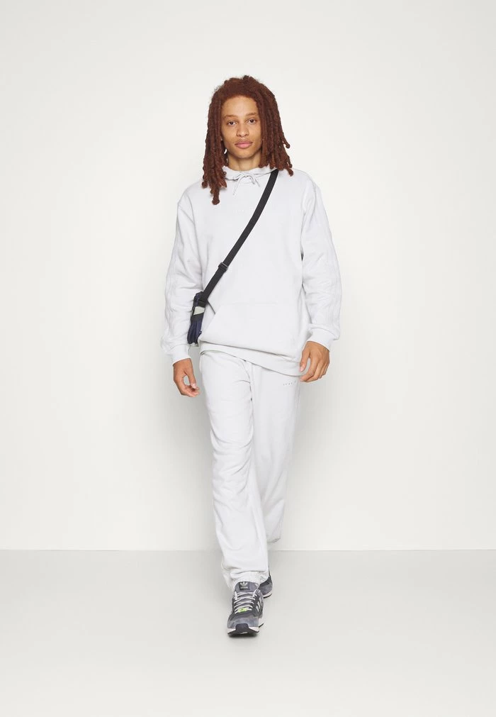 Adidas Originals ESS LOGO - Hoodie - Orbit Grey 2 Adidas Originals ESS LOGO - Hoodie - Orbit Grey - Image 2