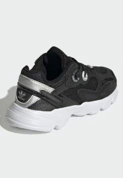 Adidas Originals ASTIR C - Trainers - Core Black/core Black/ftwr White -Adidas Originals Shop 20e274fdf009450e800c962b586bcc75