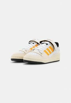 Adidas Originals FORUM 84 - Trainers - Off White/orange Rush/purple Tint -Adidas Originals Shop 215b5637ac0549cda09e2944e4830923