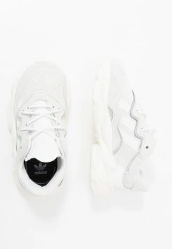 Adidas Originals OZWEEGO UNISEX - Trainers - Crystal White/footwear White/offwhite