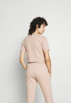 Adidas Originals CROPPED TEE - Basic T-shirt - Ash Pearl 11 Adidas Originals CROPPED TEE - Basic T-shirt - Ash Pearl -Adidas Originals Shop 245a49f14d1541e5b206531f31205847