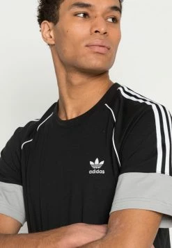 Adidas Originals TEE - Print T-shirt - Black/white -Adidas Originals Shop 24fd17f251e94d9ba84aae23dd51be5b