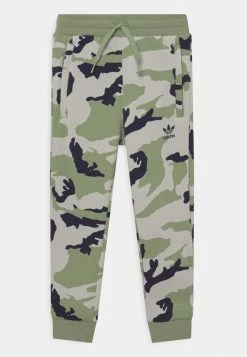 Adidas Originals CREW SET UNISEX - Tracksuit - Magic Lime/orbit Grey/shadow Navy -Adidas Originals Shop 264720cbadd94ac78da52fe6f1c3fa8d