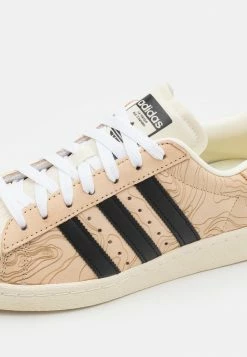 Adidas Originals SUPERSTAR 82 UNISEX - Trainers - Core Black/footwear White -Adidas Originals Shop 2694bb0426dd493d9a2bc19e230cca6f