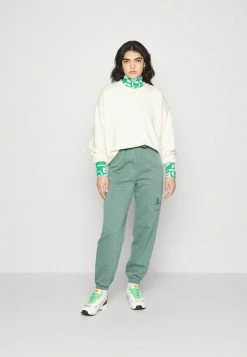 Adidas Originals CUFFED PANT - Tracksuit Bottoms - Green 15 Adidas Originals CUFFED PANT - Tracksuit Bottoms - Green -Adidas Originals Shop 288059a5a4fa4410b6d920fb71784f01
