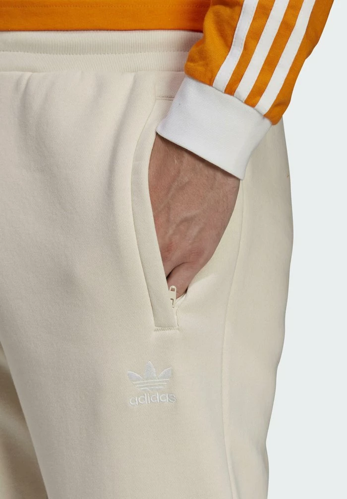 Adidas Originals ADICOLOR ESSENTIALS TREFOIL - Tracksuit Bottoms - White 4 Adidas Originals ADICOLOR ESSENTIALS TREFOIL - Tracksuit Bottoms - White - Image 4