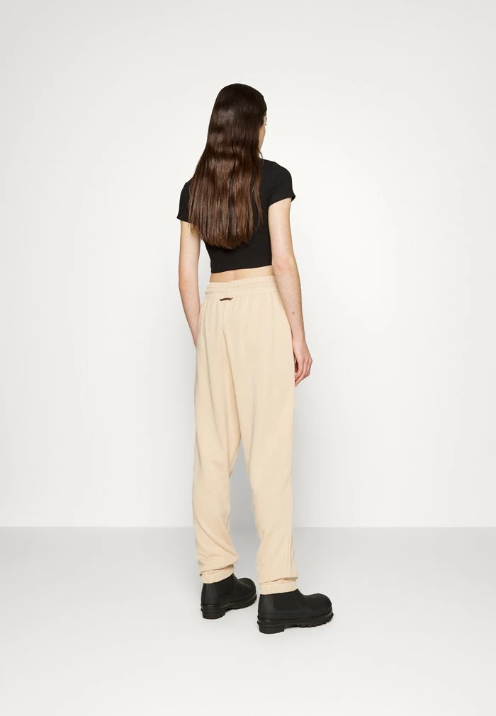 Adidas Originals TRACK PANTS - Tracksuit Bottoms - Halo Blush 7 Adidas Originals TRACK PANTS - Tracksuit Bottoms - Halo Blush - Image 7