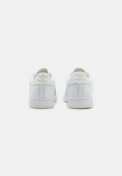 Adidas Originals CONTINENTAL 80 STRIPES UNISEX - Trainers - Footwear White/linen Green/off-white -Adidas Originals Shop 29e503885c1745e399723df0d1ecb811