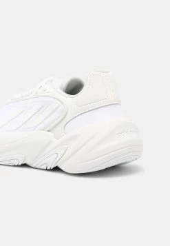 Adidas Originals OZELIA UNISEX - Trainers - White 11 Adidas Originals OZELIA UNISEX - Trainers - White -Adidas Originals Shop 2afb36d6067745c380cf05e85f6369ca