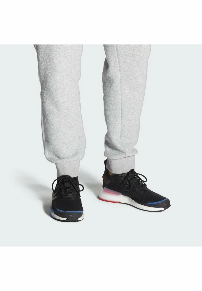 Adidas Originals NMD V3 - Trainers - Black 4 Adidas Originals NMD V3 - Trainers - Black - Image 4