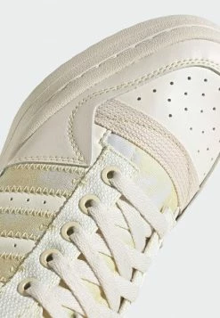 Adidas Originals FORUM MID PARLEY UNISEX - Trainers - White -Adidas Originals Shop 2e17170d630c4b7ead7ea9dc52608010