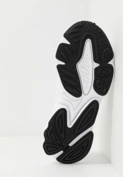 Adidas Originals OZWEEGO - Trainers - Footwear White/core Black 11 Adidas Originals OZWEEGO - Trainers - Footwear White/core Black -Adidas Originals Shop 2f83590d508b4e13ba72c957265f3604
