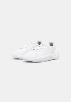 Adidas Originals OZELIA UNISEX - Trainers - White 8 Adidas Originals OZELIA UNISEX - Trainers - White -Adidas Originals Shop 34ba6c2c4b70422faaa97cd92d395669