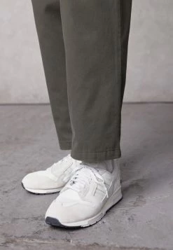 Adidas Originals ZX 420 UNISEX - Trainers - Ash Silver/off White/white Tint -Adidas Originals Shop 361f5e0b08144b7e8f1f017df279dedf