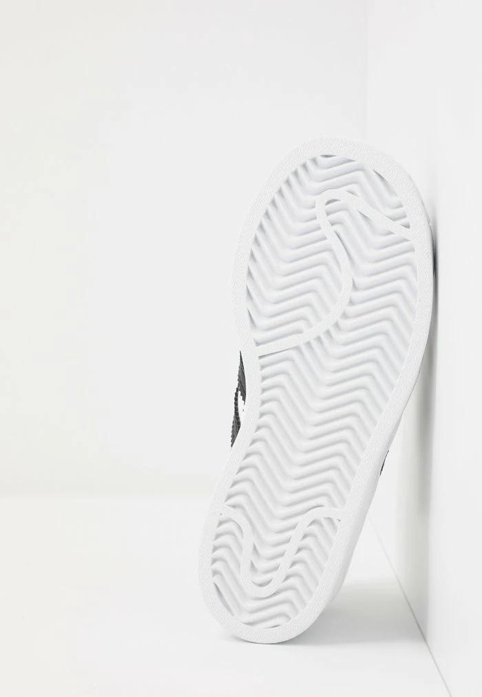 Adidas Originals SUPERSTAR - Trainers - Footwear White/core Black 6 Adidas Originals SUPERSTAR - Trainers - Footwear White/core Black - Image 6
