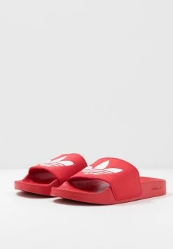Adidas Originals ADILETTE LITE - Mules - Scarle/ftwwht/scarle 8 Adidas Originals ADILETTE LITE - Mules - Scarle/ftwwht/scarle -Adidas Originals Shop 3777f0287c24499aa6c0b57aff9ceef6
