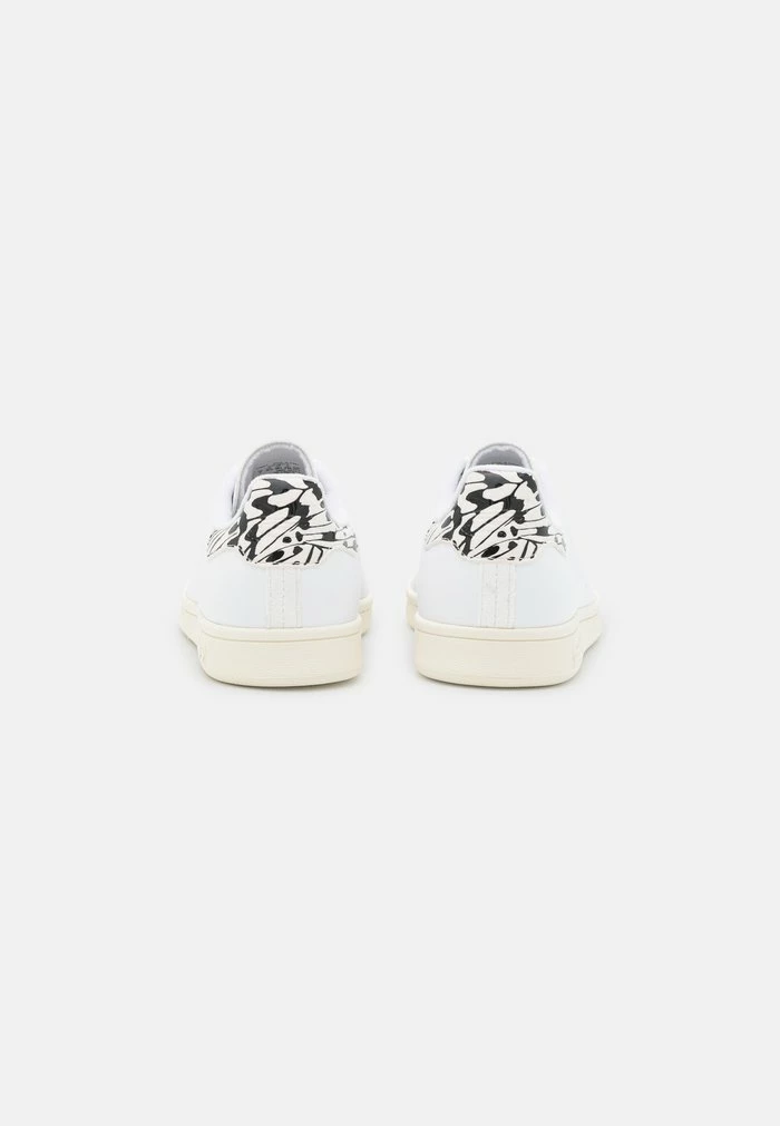 Adidas Originals STAN SMITH - Trainers - White/off White/core Black 4 Adidas Originals STAN SMITH - Trainers - White/off White/core Black - Image 4