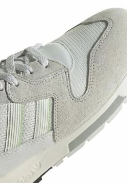 Adidas Originals ZX 420 UNISEX - Trainers - Ash Silver/off White/white Tint -Adidas Originals Shop 37f99e37e6c34f0eb37c766f7ef0ed95