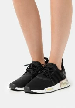 Adidas Originals NMD_R1 - Trainers - Core Black/magic Mauve