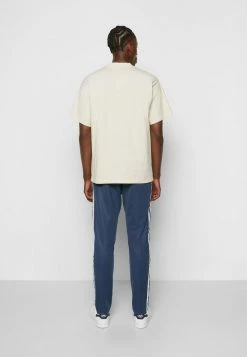 Adidas Originals C - Basic T-shirt - Beige -Adidas Originals Shop 388a60fcd3cf4751bf1792290dc71672